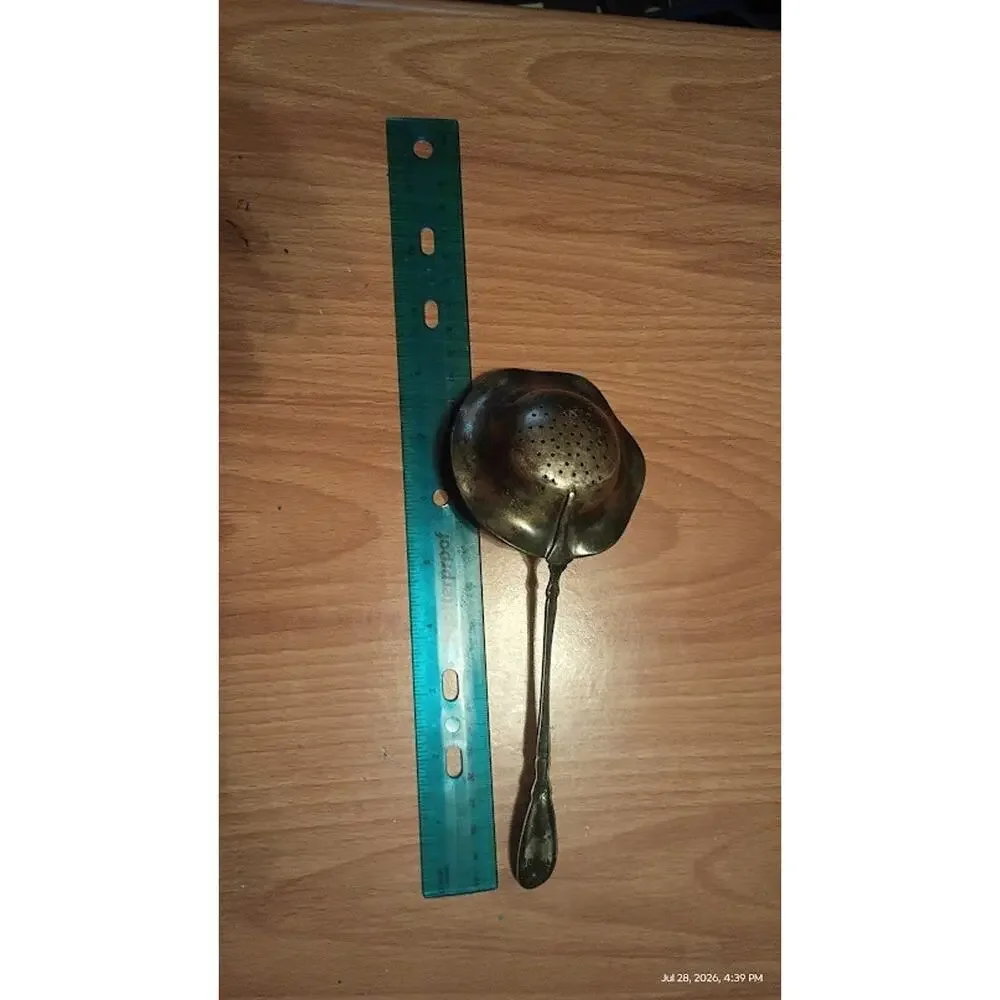 ANTIQUE 1847 ROGERS BROS VINTAGE GRAPE TEA STRAINER
